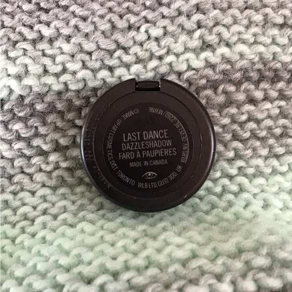 MAC Dazzleshadow Eyeshadow - Picture 4 of 4